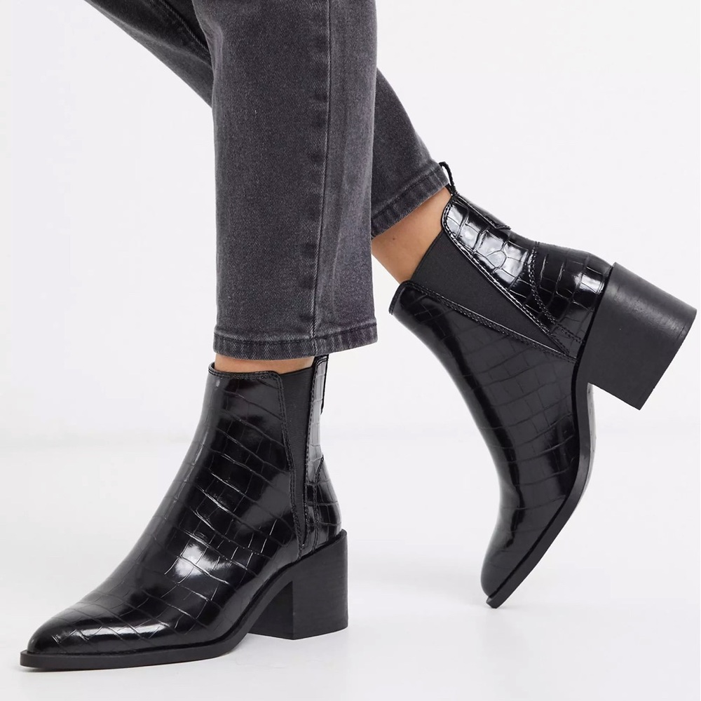 NEVER WORN Steve Madden Audience bootie